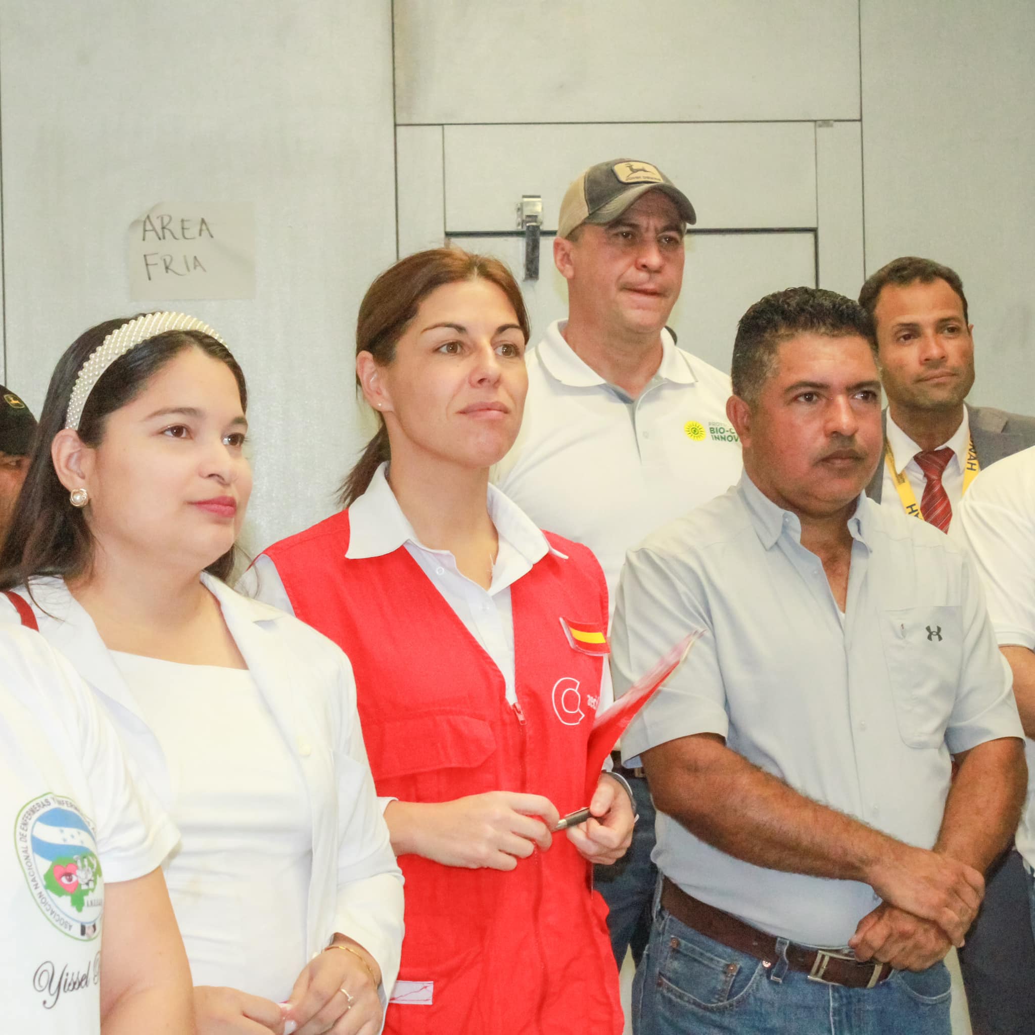 María Aguado, en su recorrido por el Campus El Paraíso de la UNAH.